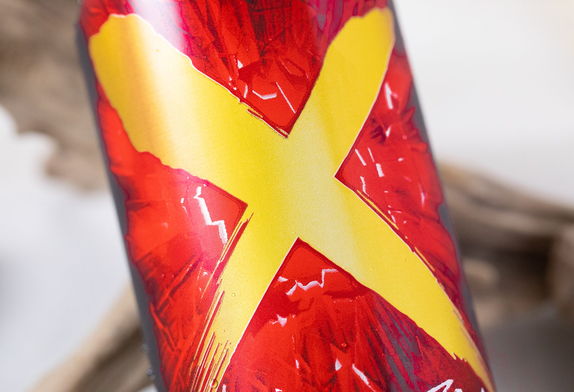 コカ・コーラ『リアルゴールド X』はX JAPAN YOSHIKIさんコラボの王道×個性な超コスパエナジードリンク！