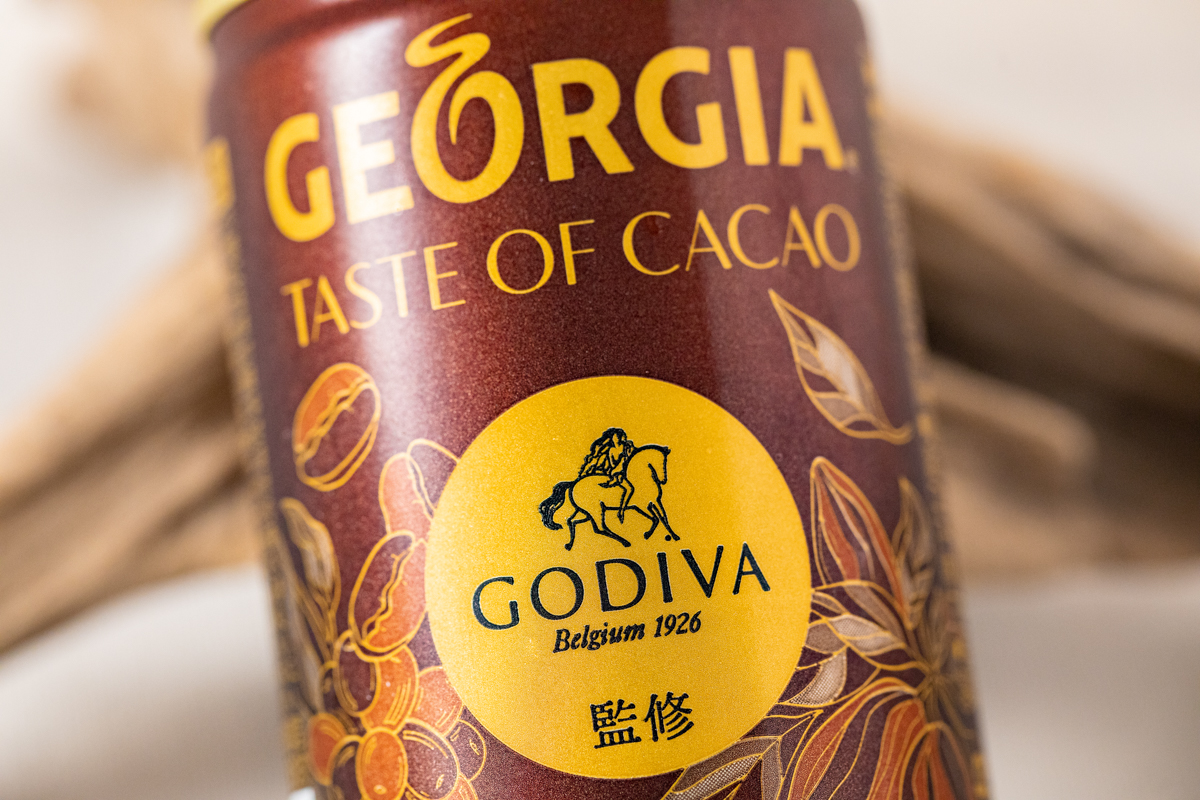 コカ・コーラ『ジョージア テイストオブカカオ』はカカオとコーヒーの掛け合わせが個性的な、GODIVA監修濃厚チョココーヒードリンク！