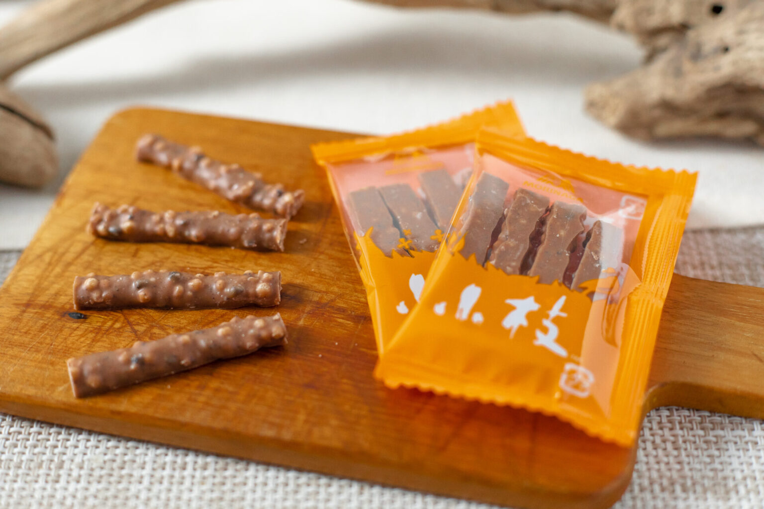 森永製菓『小枝＜クロネージュ＞』はふくよかなココアの風味とソフトクリームらしいミルキーな味わいを感じられる、コメダ珈琲コラボ小枝！ - えんぎ ...